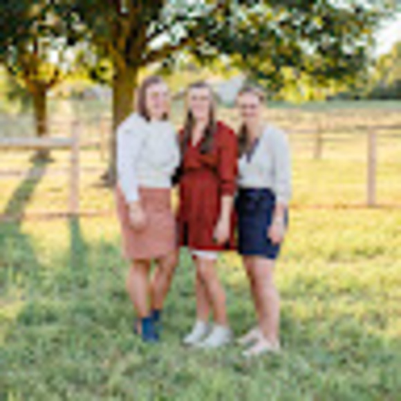 Meet your Posher, Henrietta - Picture 1 of 1